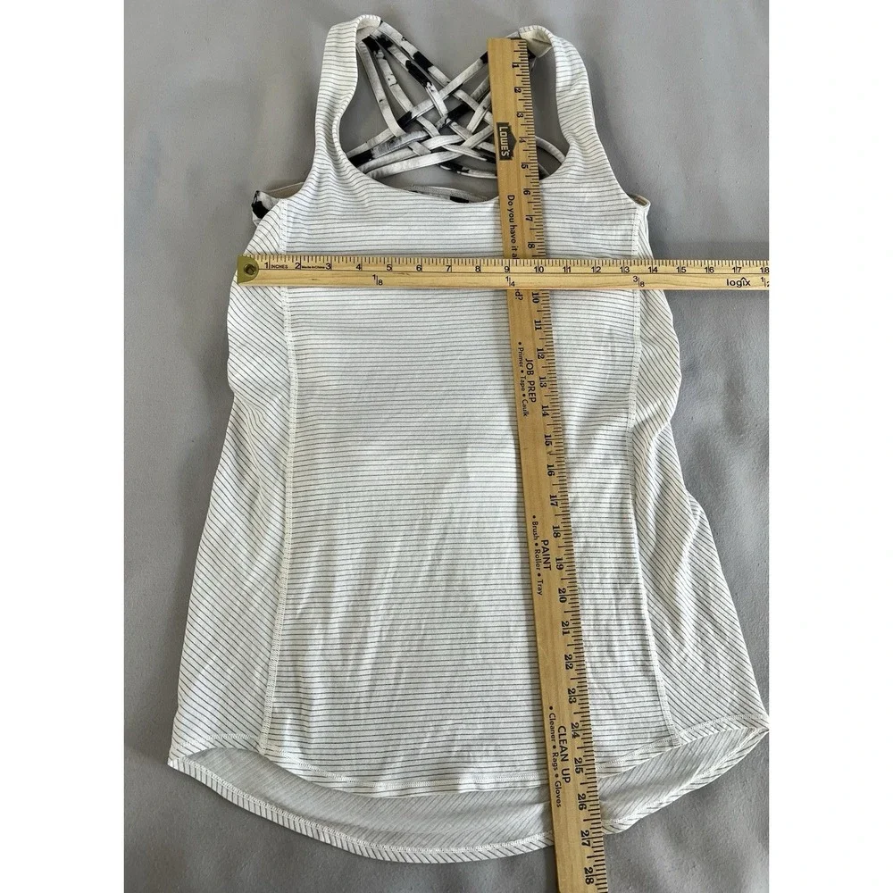 Lululemon Athletica Free To‎ Be Tank Top Built In Bra Size 6 White Striped
